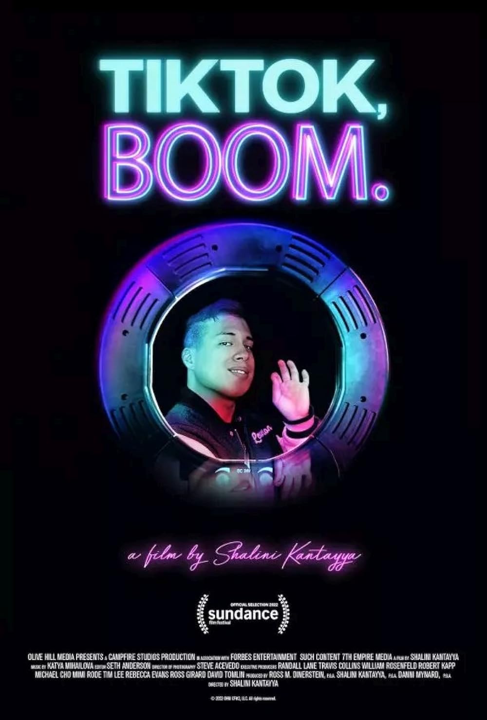 TikTok, Boom. (2022)